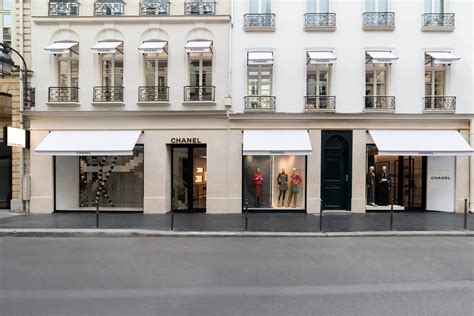 boutique chanel avenue montaigne paris|Chanel boutique Paris.